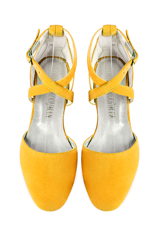 Yellow women's ballet pumps, with flat heels. Round toe. Flat block heels. Top view - Florence KOOIJMAN